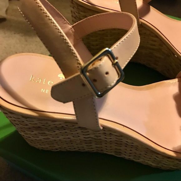 NIB $289 kate spade | Tinsley | Leather Wedges with Floral Detail & Natural - Picture 15 of 17